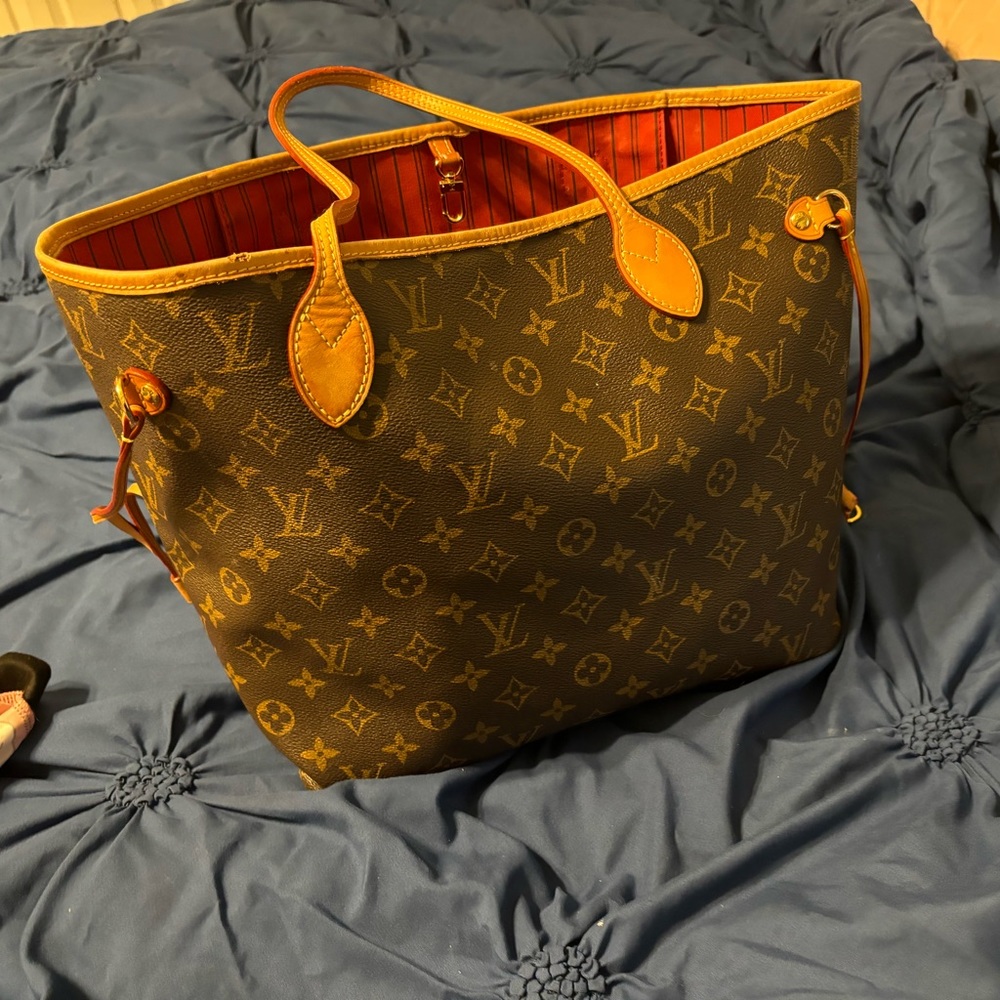 Louis Vuitton Neverfull Authentic gently used